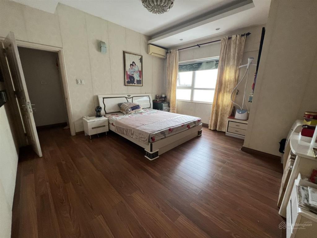 Bán căn hộ chung cư tòa nhà n09 b thành thái, 130m2, 3pn 2 wc nhà đẹp full đồ