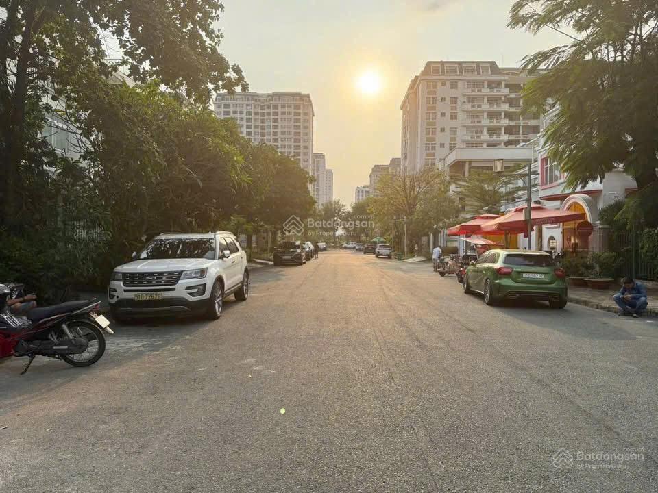 Bán gấp gấp biệt thự 208 mỹ hoàng mặt tiền đường phạm thái bường phú mỹ hưng quận 7 giá 98 tỷ