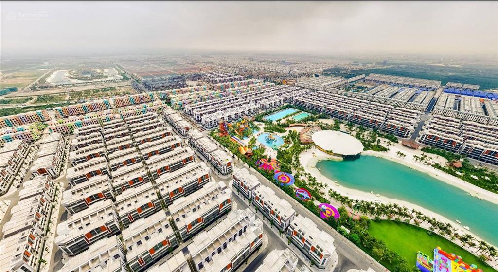 15.8 tỷ liền kề 85m2 view hồ điều hòa, mặt đường rộng 22 mét. chủ cần tiền bán 0968 096 ***