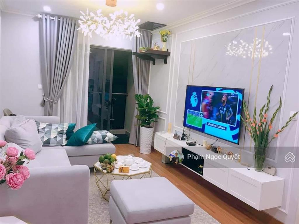 Giá thật chính chủ bán 80m2, 3pn + 2wc + tầng trung, giá 8 tỷ, cc goldseason