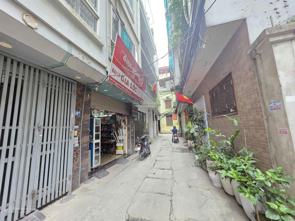 Cần bán gấp căn nhà ngõ 3 nguyễn khánh toàn dt40mx5 tầng, mt3.8m giá 11.2 tỷ ngõ thông ô tô kd