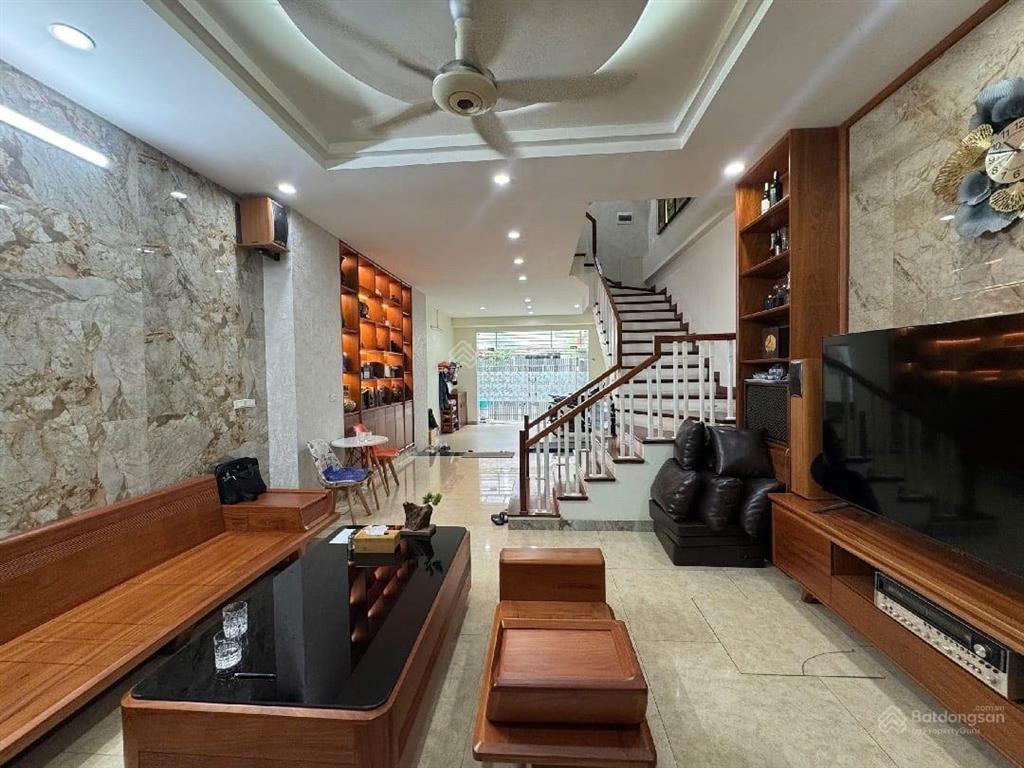 Liền kề vip dương nộigần hồ 3 ôtô tránh, dừng đỗ ngày đêm full nội thất giá 22 tỷ nhỏ 0927 113 ***