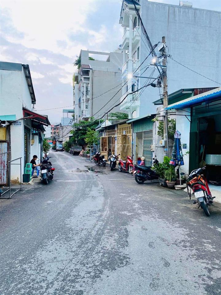 Lô đất hẻm đẹp sát chợ Phước Long 50m dt 4x16.5m hẻm oto