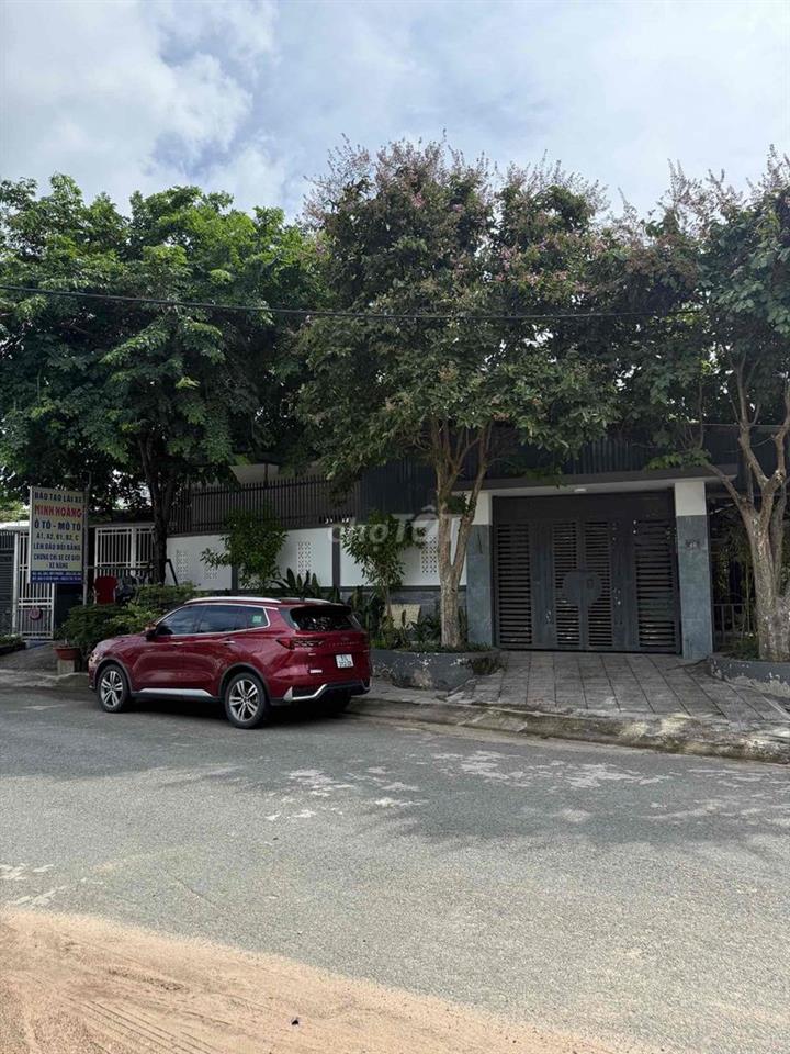 NHÀ GÓC 2 MẶT TIỀN DT 300M² MẶT TIỀN VIP ĐƯỜNG TC4, ĐỐI DIỆN CÔNG VIÊN