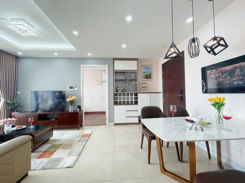 Bán gấp CH 2PN 72m2 Vinhomes D'Capitale tầng trung tòa C6, full đồ Giá 8 Tỷ TL