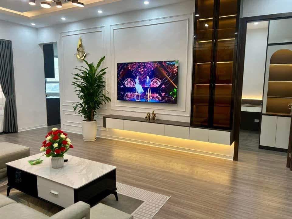 Bán gấp căn hộ chung cư Nghĩa Đô đường Hoàng Quốc Việt – 3 ngủ - giá 6,8 tỷ.