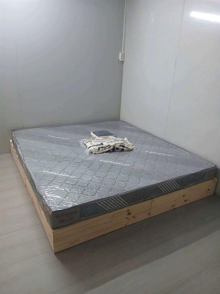 can bán nhà dt gan 200m