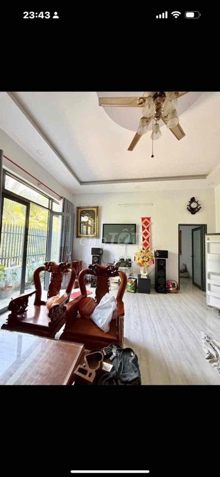 nhà không ở cần bán