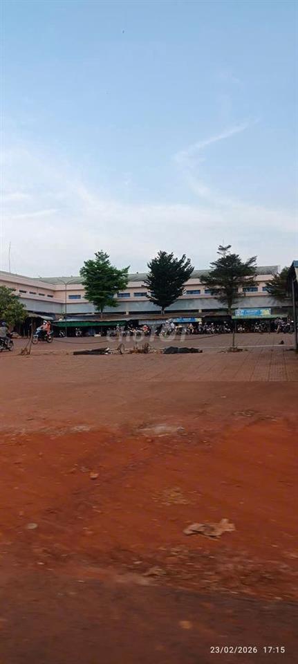 Lô đất kinh doanh gần chợ