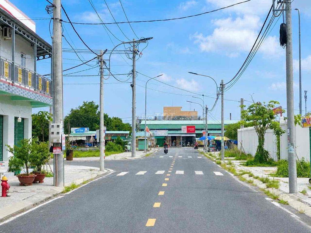 Hàng Hiếm Cặp Nền Đẹp Gần Chợ Đông Phú