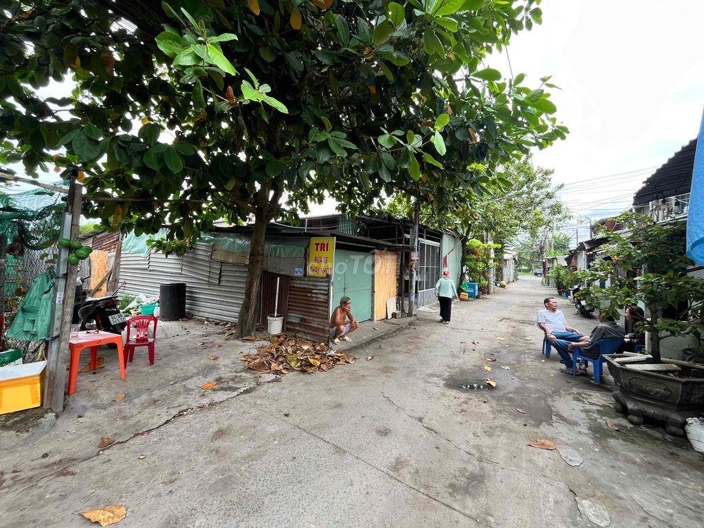 Cần bán lô đất gần ngã tư Nguyễn Văn Linh