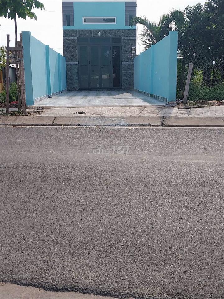 Bán gấp nhà DT 4x28, mặt tiền Huỳnh Thị Mài, gần trường Đỗ Văn Dậy HM