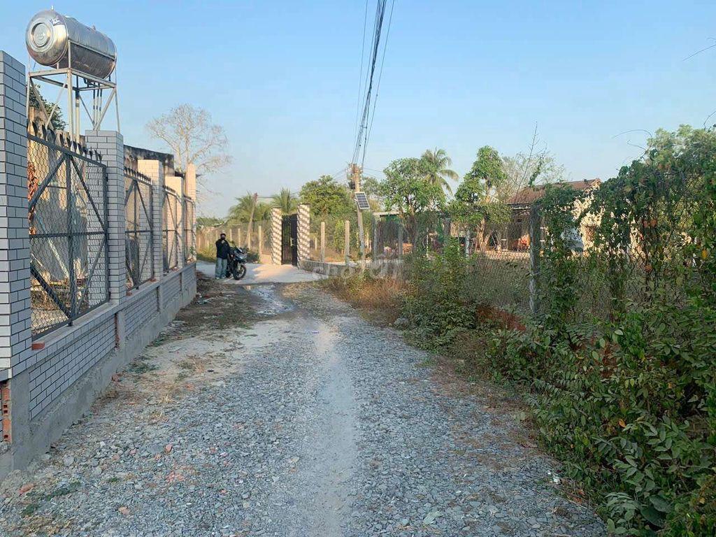 Bán Đất SHR,chính chủ, 725m,TC470m, sát UBND xã Thạnh Đức,Tây Ninh