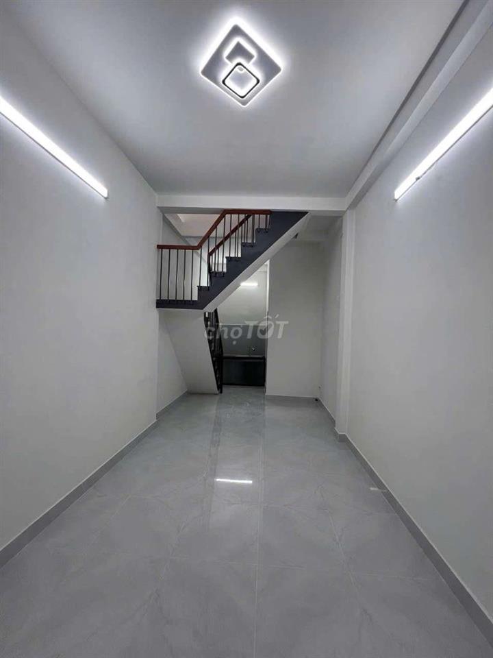 NHÀ MỚI Ở LIỀN - SHR HOÀN CÔNG ĐỦ HIỆN HỮU - GẦN MẶT TIỀN