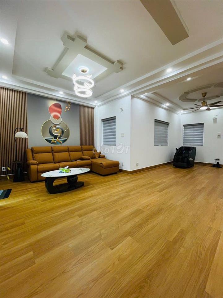 Cần bán nhà để chuyển qua chỗ ở mới gần công việc