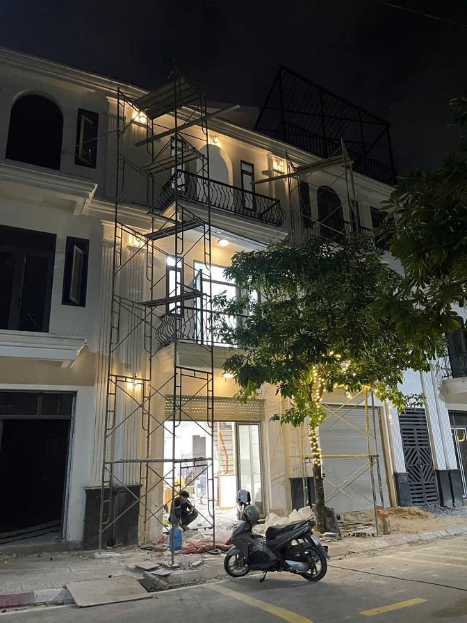 CẦN TIỀN BÁN GẤP – NHÀ MỚI KENG, MUA LÀ CÓ LỜI NGAY!