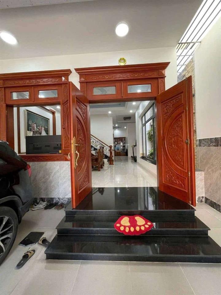 Nhà Phố 6m x 20m. 3 Tầng Thang Máy Đường Trương Thị Hoa ( Ngay Metro)