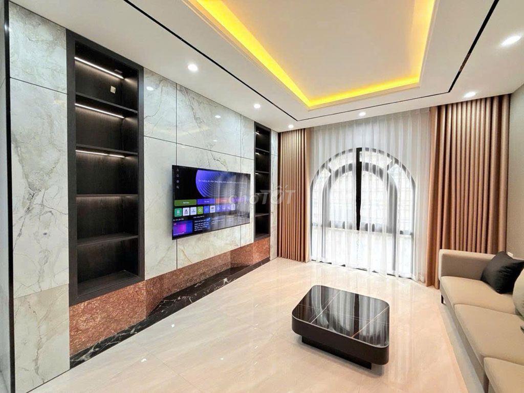 HÀNG HIẾM TRUNG KÍNH – 70M² x 7,5 TẦNG – Ô TÔ VÀO NHÀ
