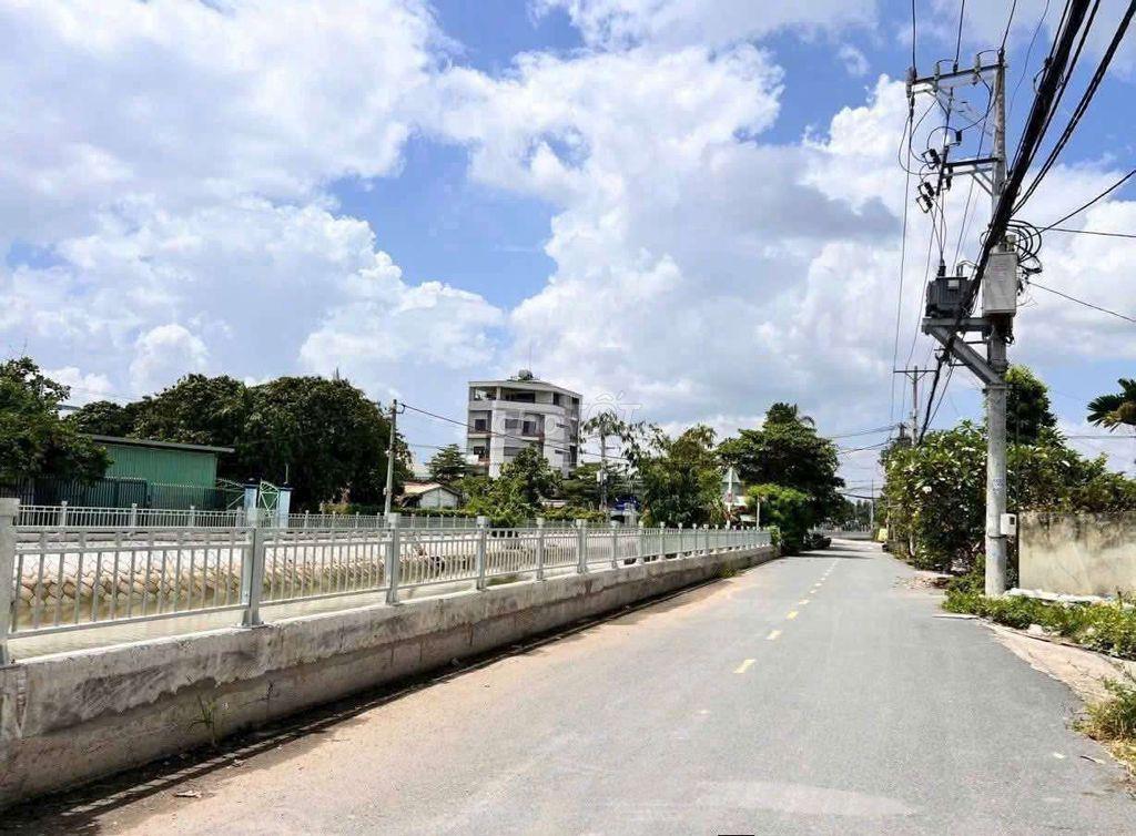 bán lô đất góc 2 mặt tiền
