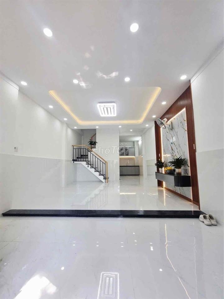 BÁN NHÀ GẦN ĐƯỜNG LÊ VĂN KHƯƠNG 2,8 TỶ