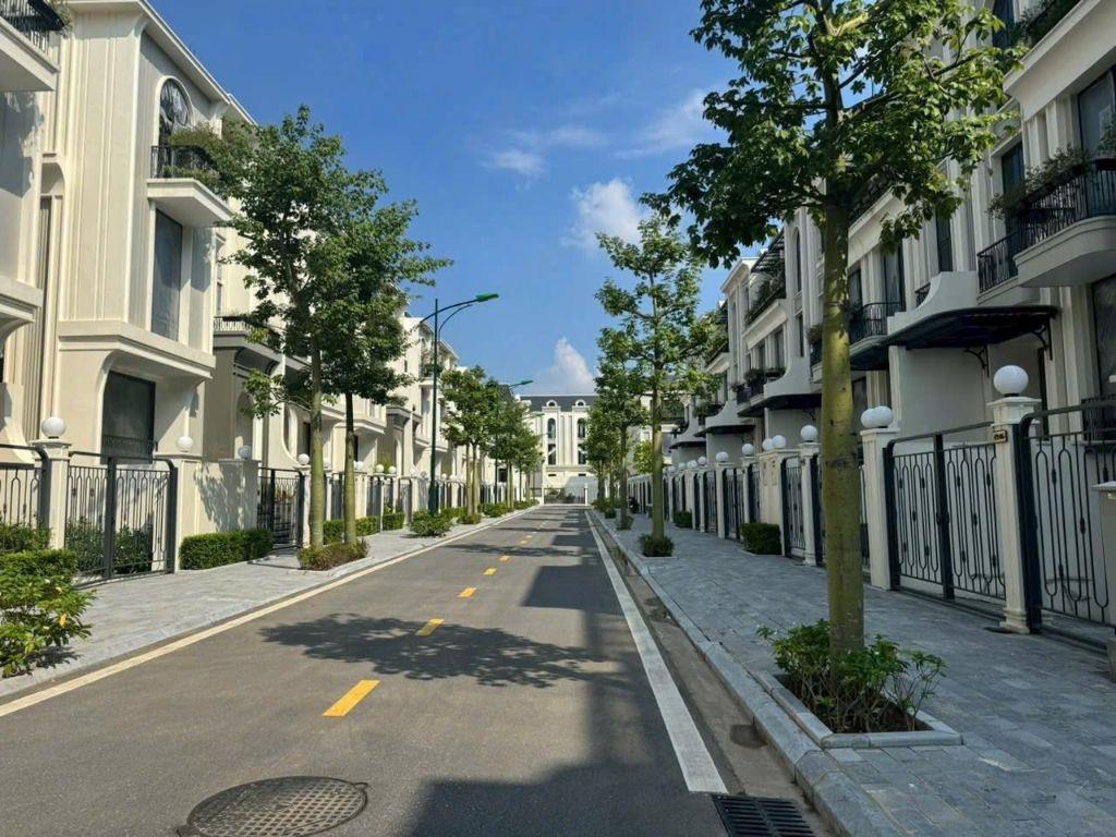 🔥 Bán nhà Lạc Long Quân 92m², MT 7m, 5 tầng, gara ô tô, đối diện Lotte Mall – 29 TỶ – LH 0916279645 Mr Thuận
