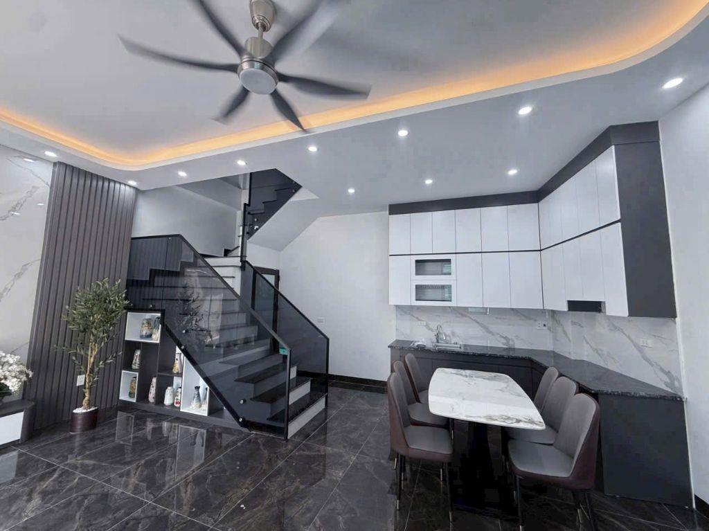 Bán nhà ngõ 169 Nguyễn Thượng Mẫn, ph Bình Hàn, TP HD, 43.9m2, mt rộng, 3 ngủ, 2 vs, 2.68 tỷ