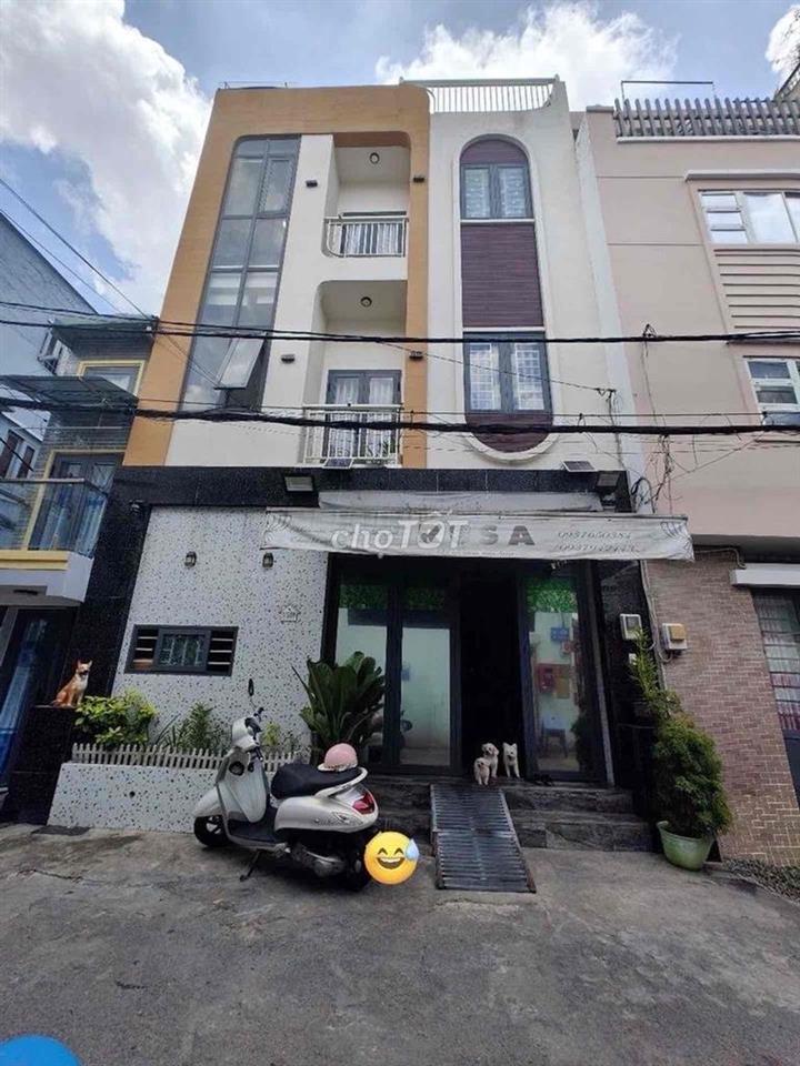 Ngay Tân Thành, Q. Tân Phú - Ngang 6.5m bề thế; 3 tầng - Hẻm oto.