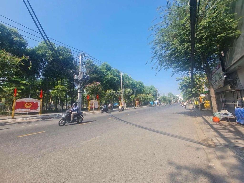 Thằn lĐất hẻm xe hơi. Sạch xây dựng 1 trệt 2 lầu nhé. 80m2 giá mềm