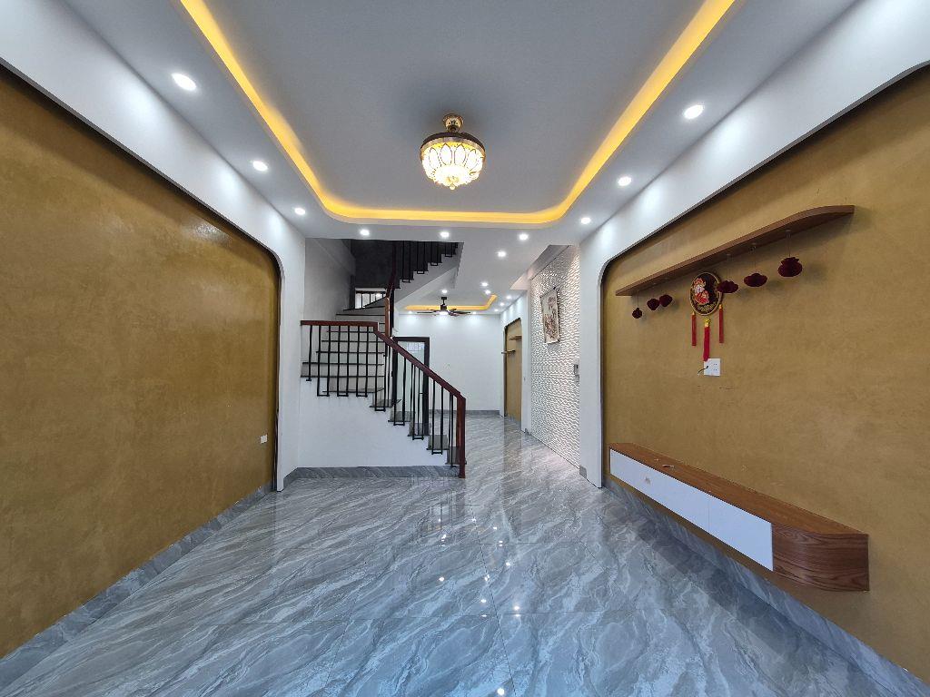 BÁN NHÀ 2 TỶ 3 TẦNG 46M2 Ô TÔ CÁCH NHÀ 10M GẦN CHỢ PHẠM NGŨ LÃO