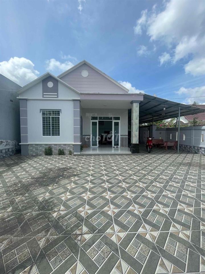 Nhà vườn đẹp Bến Tre 780m2 có sổ hồng - Giá cả thương lượng