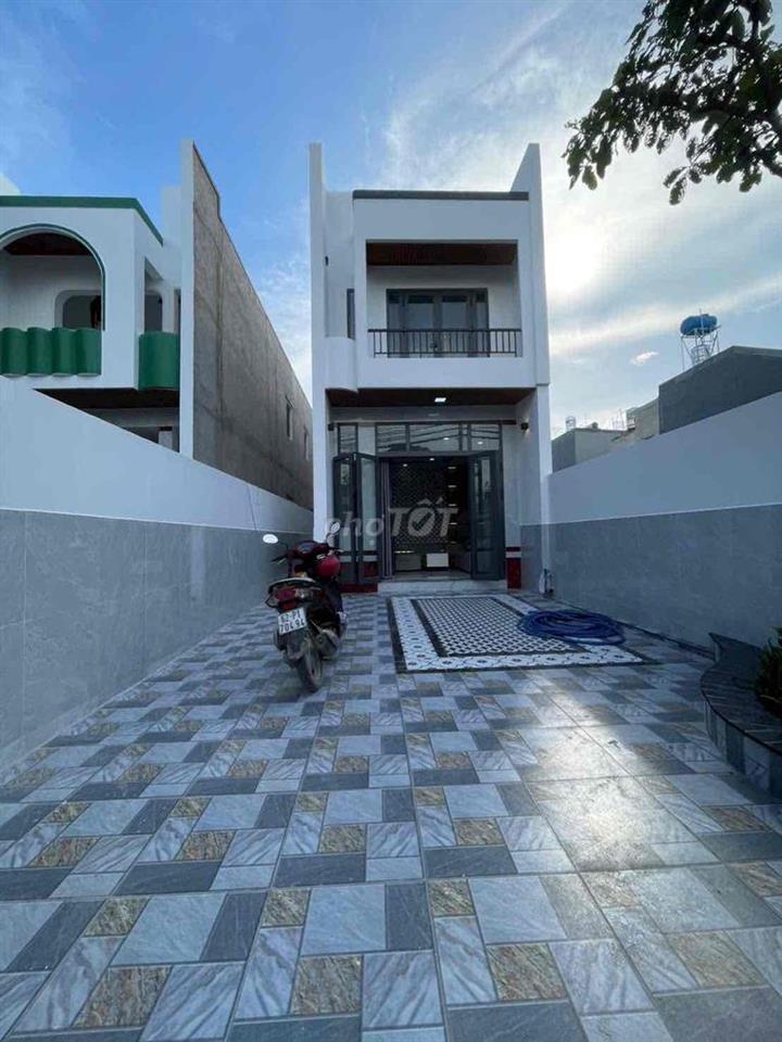 Chủ bán nhà đi nước ngoài