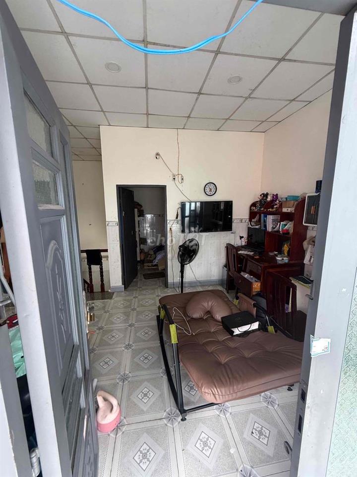 nhà 3 p ngủ diện tích 56m vuông vức hẻm 5m thông , 2,7 tỷ