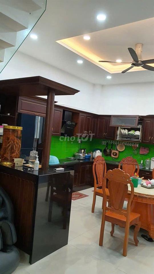 BIỆT THỰ CHÂU ÂU – 8.1 TỶ- 100M2 - KHU VÍP QUẬN 9 - HXT - 4 TẦNG - MỚI