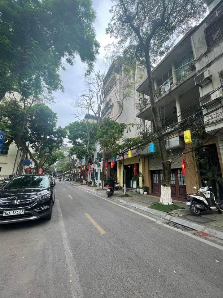 Mặt phố Trúc Bạch 100M2 56 Tỷ 4 Tầng SDCC Riêng Biệt View Hồ Xây Apartment