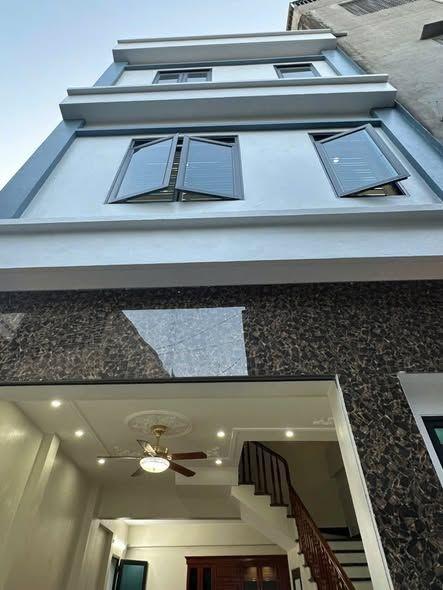 Bán nhà 3 tầng mặt phố Lý Quốc Bảo, ph Nhị Châu, TP Hải Dương, 40m2, 3 ngủ, nhà đẹp chỉ 2.2 tỷ