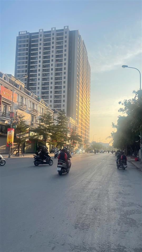 BÁN SHOPHOUSE MẶT PHỐ THÀNH TRUNG – GIA LÂM, DT 90 M2, GIÁ THỎA THUẬN, LH 0985865658