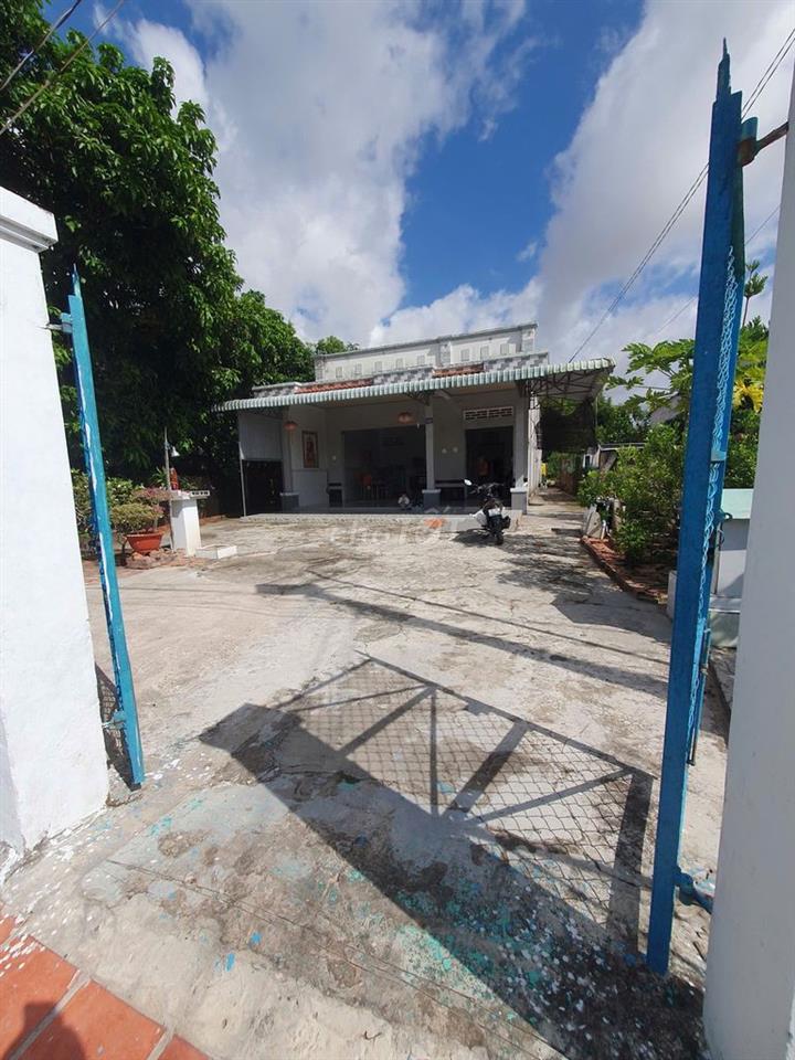 BÁN NHÀ + VƯỜN DIỆN TÍCH 1.126M² – GIÁ 1,8 TỶ