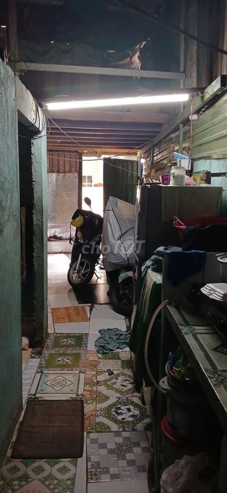 bán nhà cấp 4, có gác lửng, 1 phòng ngủ, gần chợ dĩ An 2