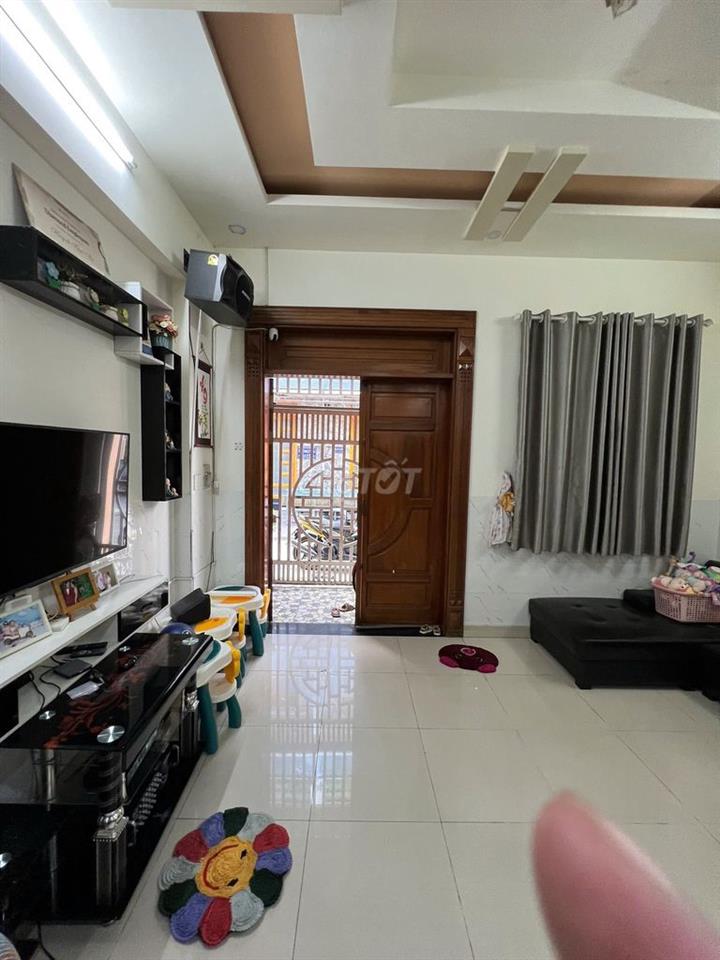 Cần ra gấp nhà Tl47 hẻm xe hơi
