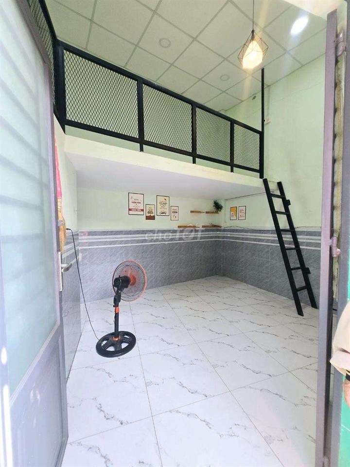 nhà gần cầu vượt linh xuân.20m