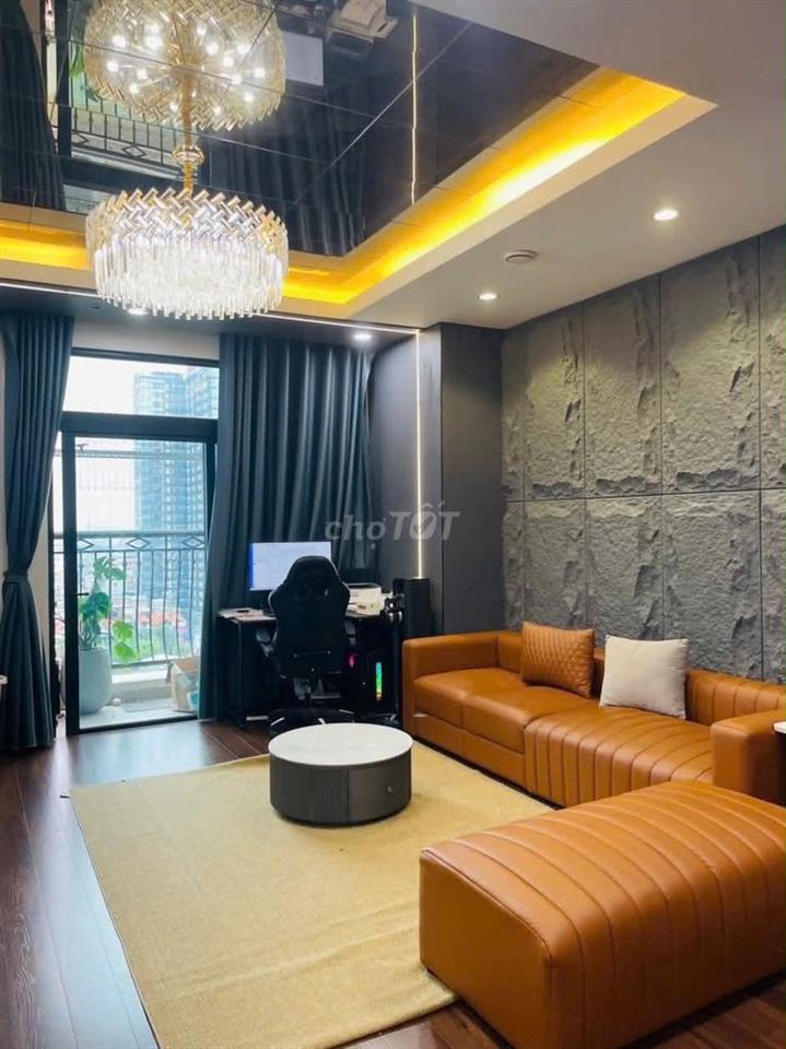HOT HIT ROYAL CITY CÓ 1 KHÔNG 2