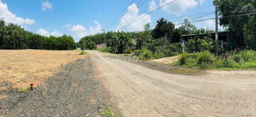 Mặt tiền đường 32m,Tại Đồng Tiến Đồng Phú.Đất cách QL 14 chỉ 2km