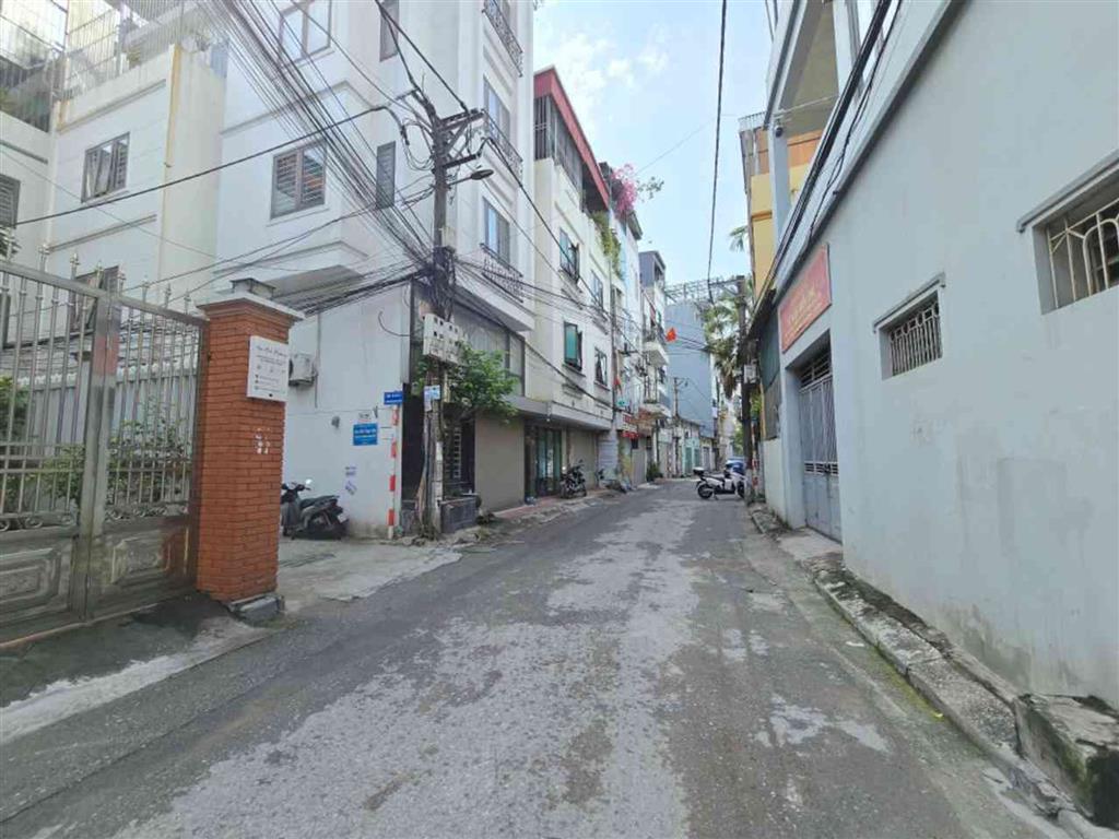 Thạch Bàn 7.5 tỷ lô góc,ô tô đỗ cửa,sổ đỏ Long Biên