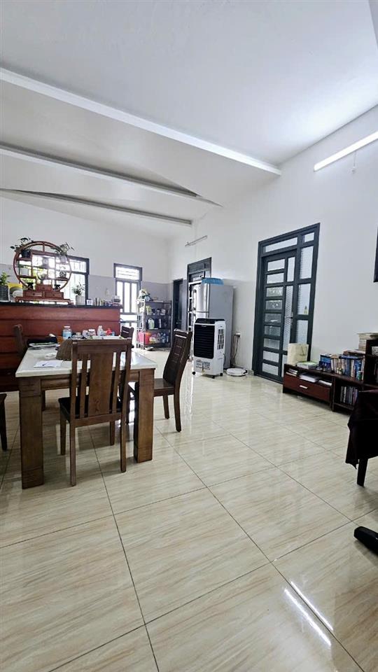 Bán nhà đường số 10, Linh Đông, Thủ Đức, TP HCM. DT 200m2, một tầng. Giá chỉ 9.78 tỷ.