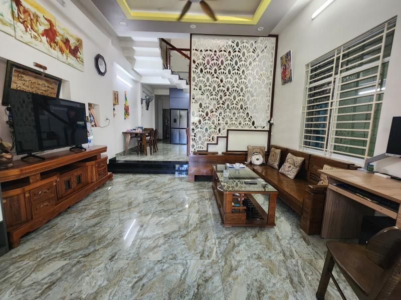 Bán nhà mặt tiền Hòa Minh 8, 72,5m2, 2 tầng gần biển 200m, giá chỉ 6,45 tỷ
