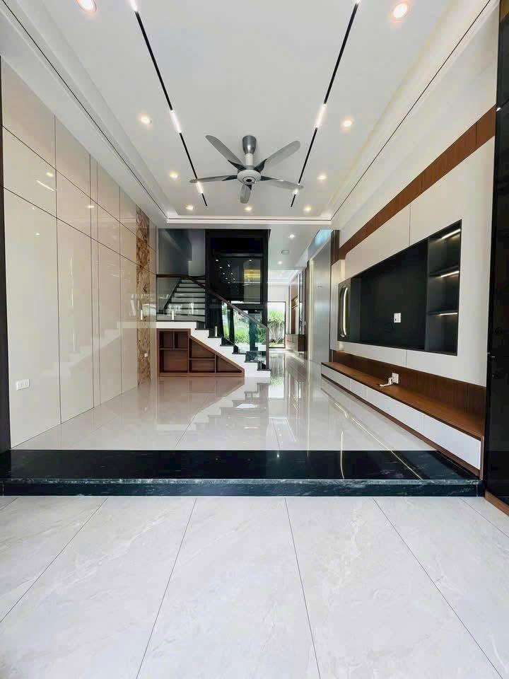 Bán nhà 4 tầng mặt phố KĐT Ngọc Châu, Đồng Triều, ph Ngọc Châu, TP HD, 72m2, mt 4.5m, thang máy
