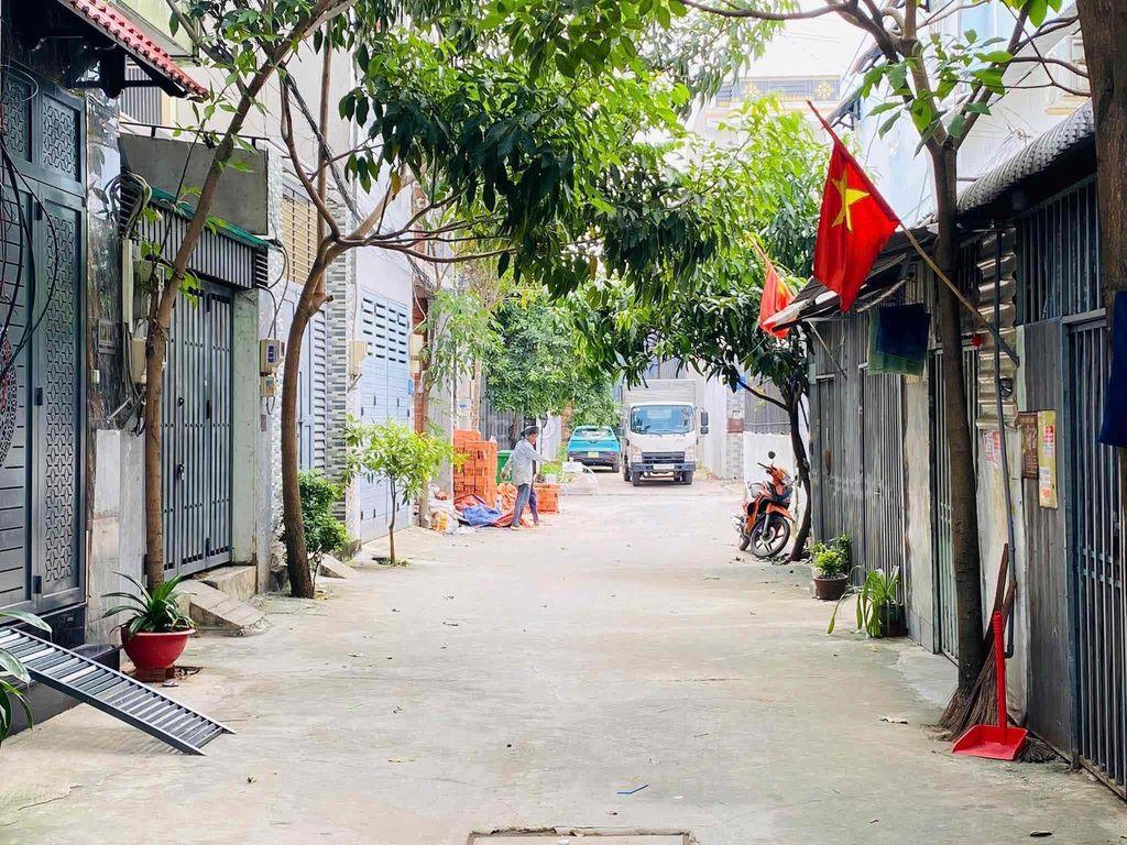 4ty 130 tr . nhà mặt tiền đường thông xe hơi gần chợ Minh Phát TX 21