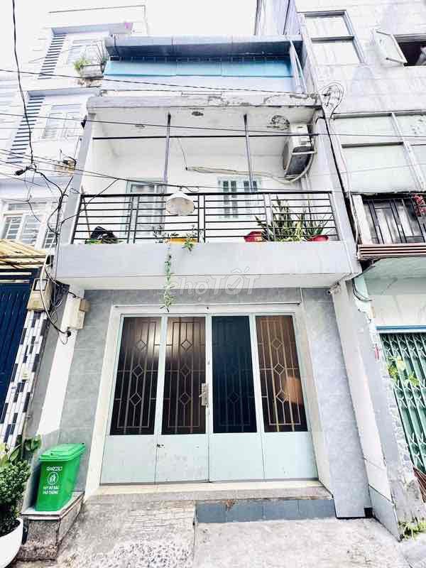 Bán nhà Quận 10, 2 tầng, 3PN, 35m2, gần Vạn Hạnh Mall