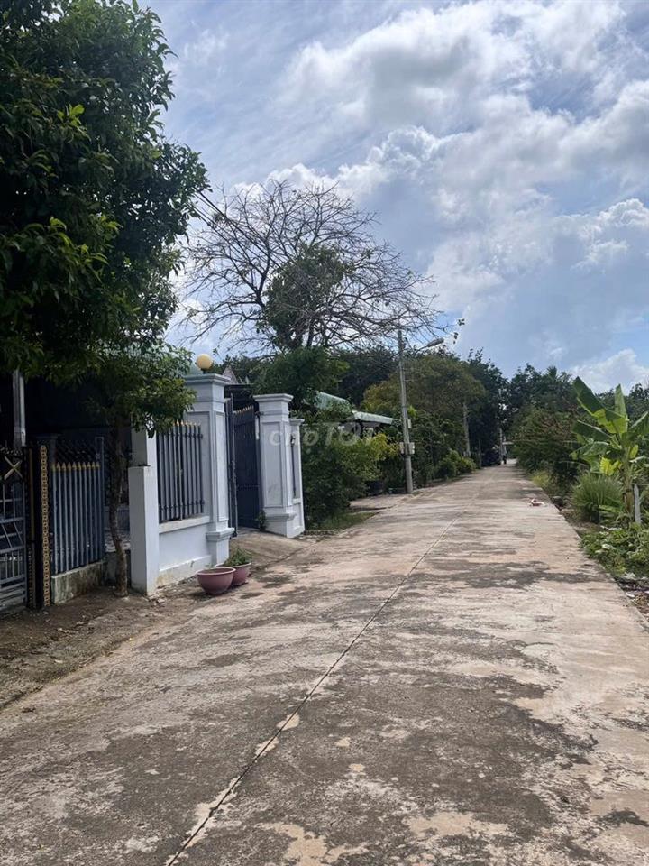 BÁN GẤP 275M2 GIÁ 590TR BAO SỔ, DÂN ĐÔNG, CÁCH TIỆN ÍCH TRUNG TÂM 200M