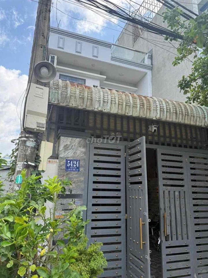 nhà trệt lầu